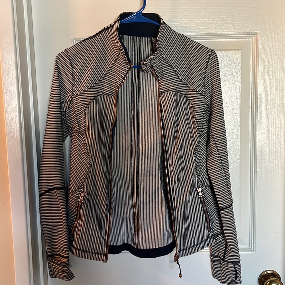 Lululemon fitted zip up jacket